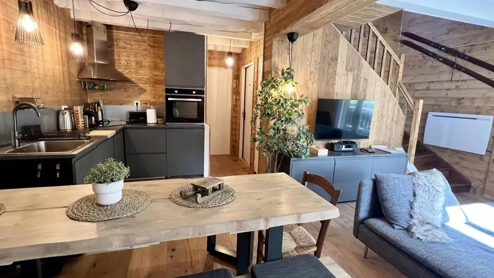 Chalet Charmant A Saint-Lary-Soulan Avec Cheminee 0*,